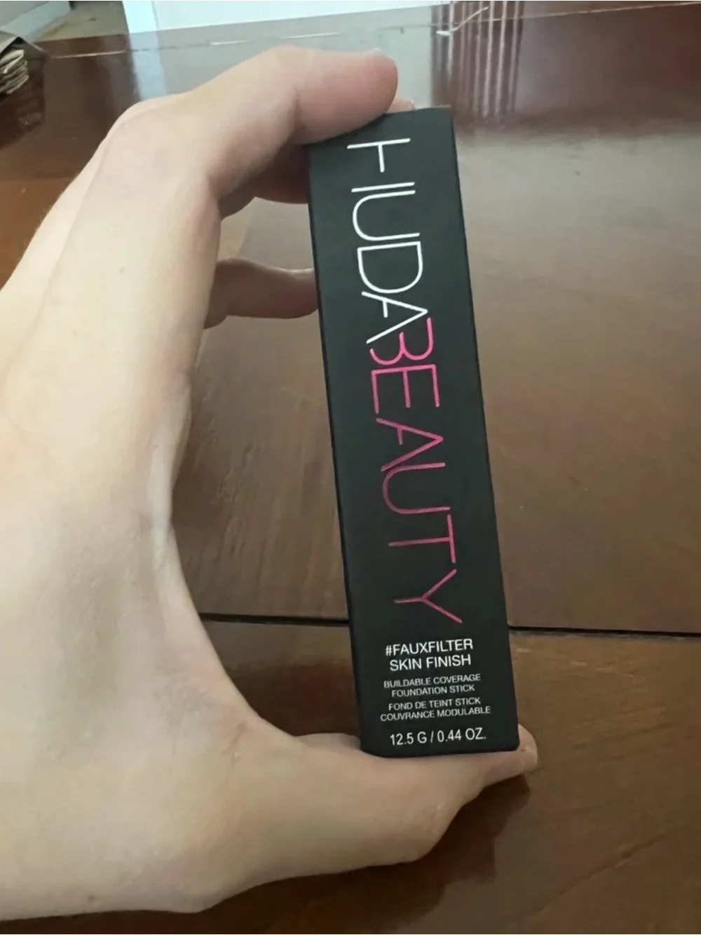 HUDA BEAUTY Creme Brulee 150 Concealer Shade